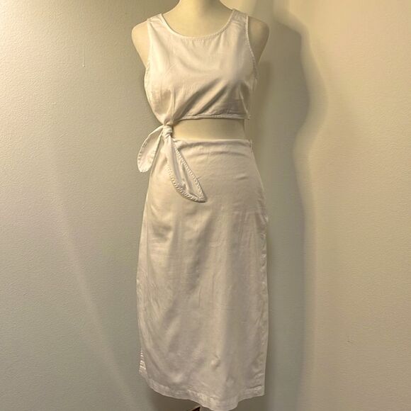 Forever 21 Dresses & Skirts - Forever 21 two piece cotton dress.  Ties at the middle to connect.  Size Small.